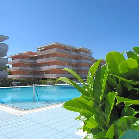 Valbella - With Pool Aparthotel Bibione